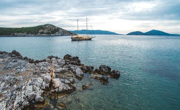 Sailing cruise vacations in the Greek Islands & Turkish Aegean